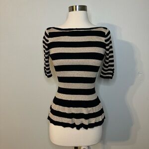 White House Black Market Sweater Size XS
Stretch Knit striped peplum gold black